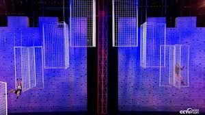 邵佳一会把青岛西海岸的这套5-4-1阵型自由切换...